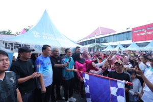 Semarak HUT Palembang, Ratu Dewa Buka Roadshow Jalan Sehat PALTV, Diikuti Ribuan Peserta