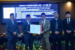 Wali Kota Ratu Dewa Hadiri Paripurna DPRD Palembang, Bahas Air Limbah hingga Pemajuan Kesenian